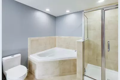 601 W Rand Road #201, Arlington Heights, IL 60004 - Photo 12