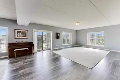 601 W Rand Road #201, Arlington Heights, IL 60004 - Photo 4