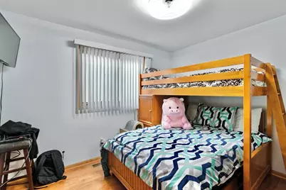 7051 W 64th Place, Chicago, IL 60638 - Photo 8