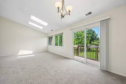 124 W Morningside Lane #124, Buffalo Grove, IL 60089 - Photo 4