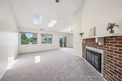 124 W Morningside Lane #124, Buffalo Grove, IL 60089 - Photo 2