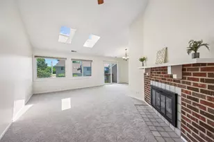 124 W Morningside Ln, Buffalo Grove, IL 60089 - Photo 2