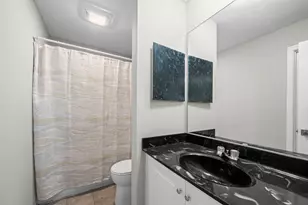 5039 Chambers Dr, Hoffman Estates, IL 60010 - Photo 12