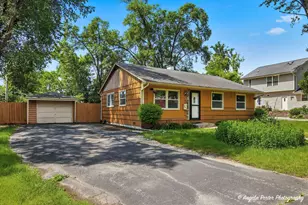 451 S Lakeshore Dr, Mundelein, IL 60060 - Photo 1