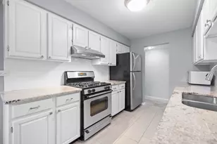 1533 N Courtland Dr, Arlington Heights, IL 60004 - Photo 10