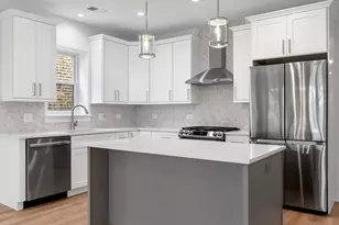 6423 N Washtenaw Ave, Chicago, IL 60645 - Photo 2