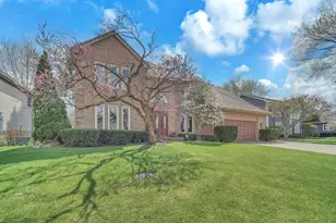 1113 Loyola Dr, Libertyville, IL 60048 - Photo 2