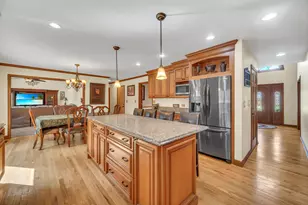 1113 Loyola Dr, Libertyville, IL 60048 - Photo 12