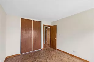 7050 Brighton Ct, Woodridge, IL 60517 - Photo 16