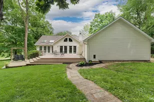 1701 Sweetbriar Dr, Bloomington, IL 61701 - Photo 46