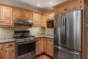 1701 Sweetbriar Dr, Bloomington, IL 61701 - Photo 16
