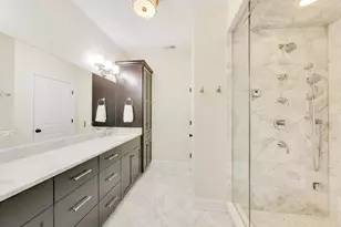 2439 W Moffat St, Chicago, IL 60647 - Photo 22
