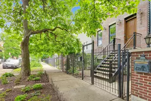 2439 W Moffat St, Chicago, IL 60647 - Photo 2