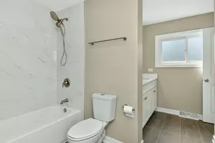 235 Norman Ct, Des Plaines, IL 60016 - Photo 8