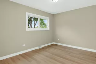 235 Norman Ct, Des Plaines, IL 60016 - Photo 10