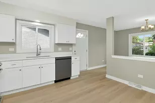 235 Norman Ct, Des Plaines, IL 60016 - Photo 4