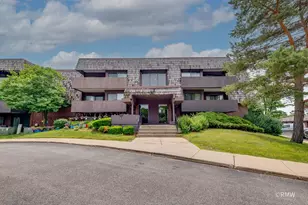 525 Timber Ridge Dr, Carol Stream, IL 60188 - Photo 2