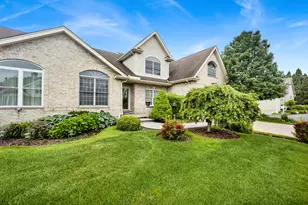 3063 Rosebrook Cir, Westchester, IL 60154 - Photo 2