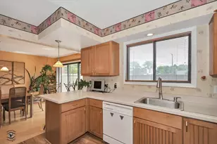 1734 Henley St, Glenview, IL 60025 - Photo 12