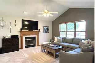 1602 Sun Ridge Dr, Bourbonnais, IL 60914 - Photo 4