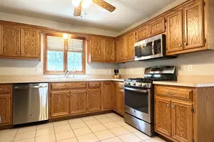1602 Sun Ridge Dr, Bourbonnais, IL 60914 - Photo 8