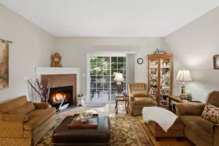 10888 Harry Dr, Huntley, IL 60142 - Photo 4