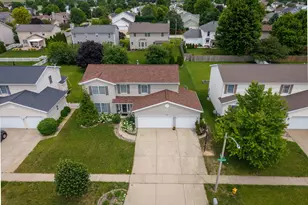 1314 Cashel Dr, Bloomington, IL 61704 - Photo 2