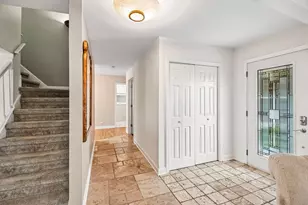 7 Columbus Pkwy, Buffalo Grove, IL 60089 - Photo 4