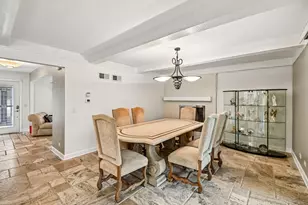 7 Columbus Pkwy, Buffalo Grove, IL 60089 - Photo 10