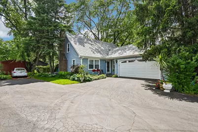 7 Columbus Parkway, Buffalo Grove, IL 60089 - Photo 1