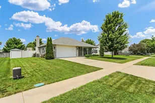 403 N Cedar Dr, Saint John, IL 61873 - Photo 2
