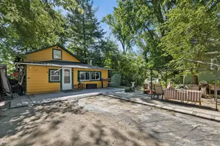 125 Sunnyside Ave, Crystal Lake, IL 60014 - Photo 2