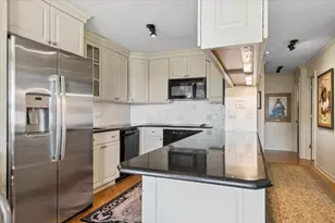 2626 N Lakeview Ave, Chicago, IL 60614 - Photo 6