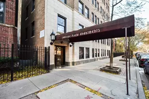 817 W Lakeside Pl, Chicago, IL 60640 - Photo 1