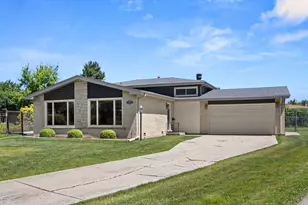 3N445 Jill Ct, Elmhurst, IL 60126 - Photo 2