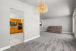 3N445 Jill Ct, Elmhurst, IL 60126 - Photo 8