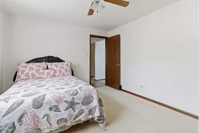 558 Manistee Avenue, Calumet City, IL 60409 - Photo 8