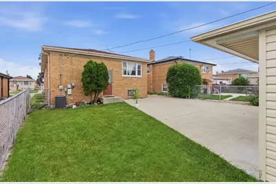 558 Manistee Avenue, Calumet City, IL 60409 - Photo 18