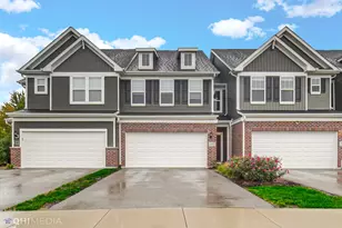 597 Watercress Dr, Aurora, IL 60504 - Photo 2