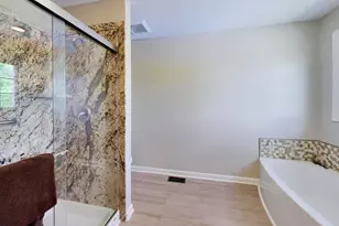 2446 Lawson Blvd, Gurnee, IL 60031 - Photo 18