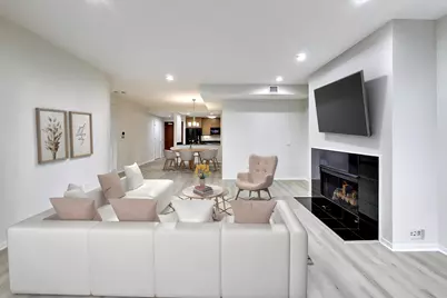 400 N Clinton Street #401, Chicago, IL 60654 - Photo 8