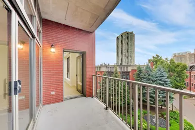 400 N Clinton Street #401, Chicago, IL 60654 - Photo 32