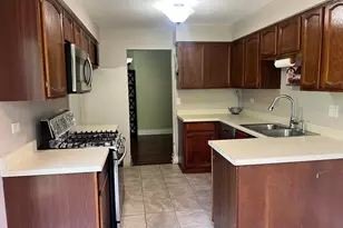 23 Creekside Cir, Elgin, IL 60123 - Photo 8
