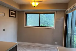 23 Creekside Cir, Elgin, IL 60123 - Photo 10