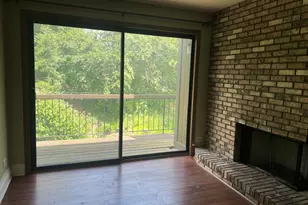 23 Creekside Cir, Elgin, IL 60123 - Photo 6