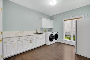 6430 Clarendon Hills Rd, Willowbrook, IL 60527 - Photo 28