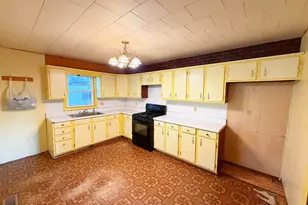 1402 N Sterling St, Streator, IL 61364 - Photo 10