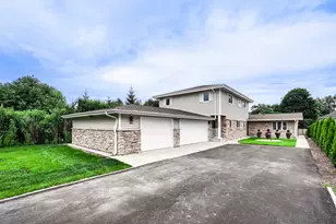 1325 E Lake Ave, Glenview, IL 60025 - Photo 2