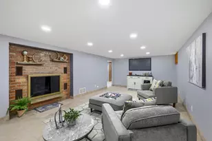 1325 E Lake Ave, Glenview, IL 60025 - Photo 18