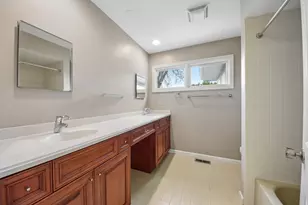 1152 Terre Dr, Libertyville, IL 60048 - Photo 40